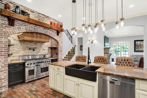 8581 Hunt Club Road Zionsville IN 46077