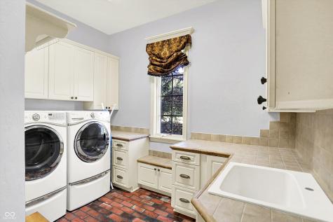 8581 Hunt Club Road Zionsville IN 46077