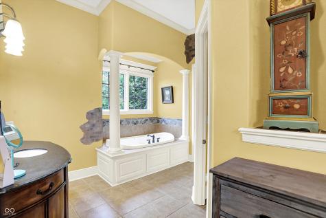 8581 Hunt Club Road Zionsville IN 46077