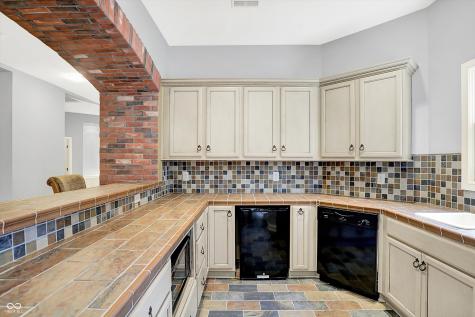 8581 Hunt Club Road Zionsville IN 46077