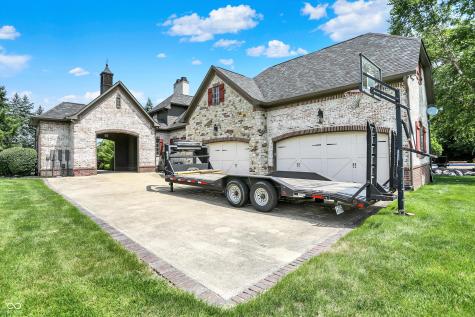 8581 Hunt Club Road Zionsville IN 46077