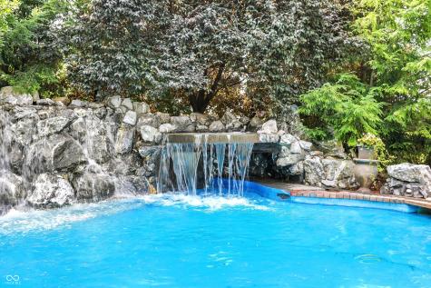 8581 Hunt Club Road Zionsville IN 46077