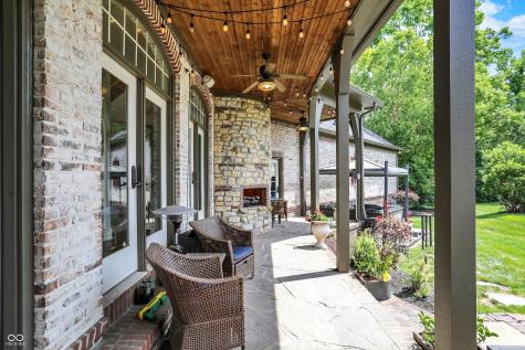 8581 Hunt Club Road Zionsville IN 46077