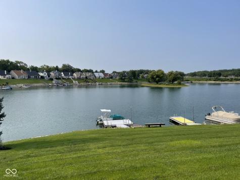 4627 Crystal Lake Lane Indianapolis IN 46240