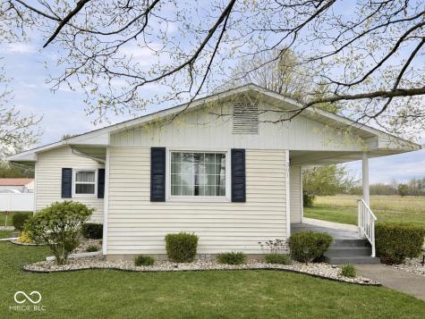 301 W Illinois Street Farmersburg IN 47850