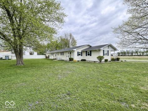 301 W Illinois Street Farmersburg IN 47850
