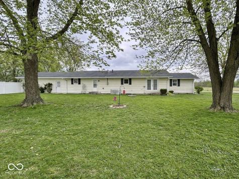 301 W Illinois Street Farmersburg IN 47850
