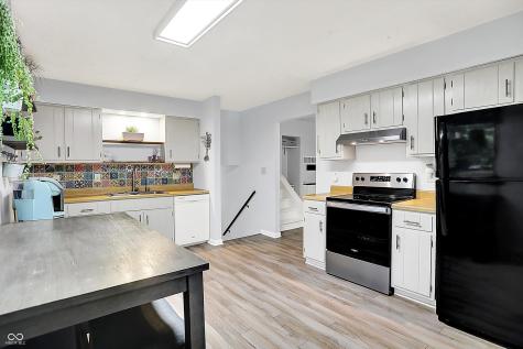 7504 Troon Court Indianapolis IN 46237