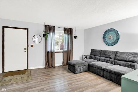 7504 Troon Court Indianapolis IN 46237