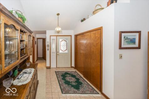 6943 Arjay Drive Indianapolis IN 46217