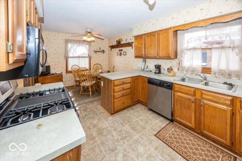 6943 Arjay Drive Indianapolis IN 46217
