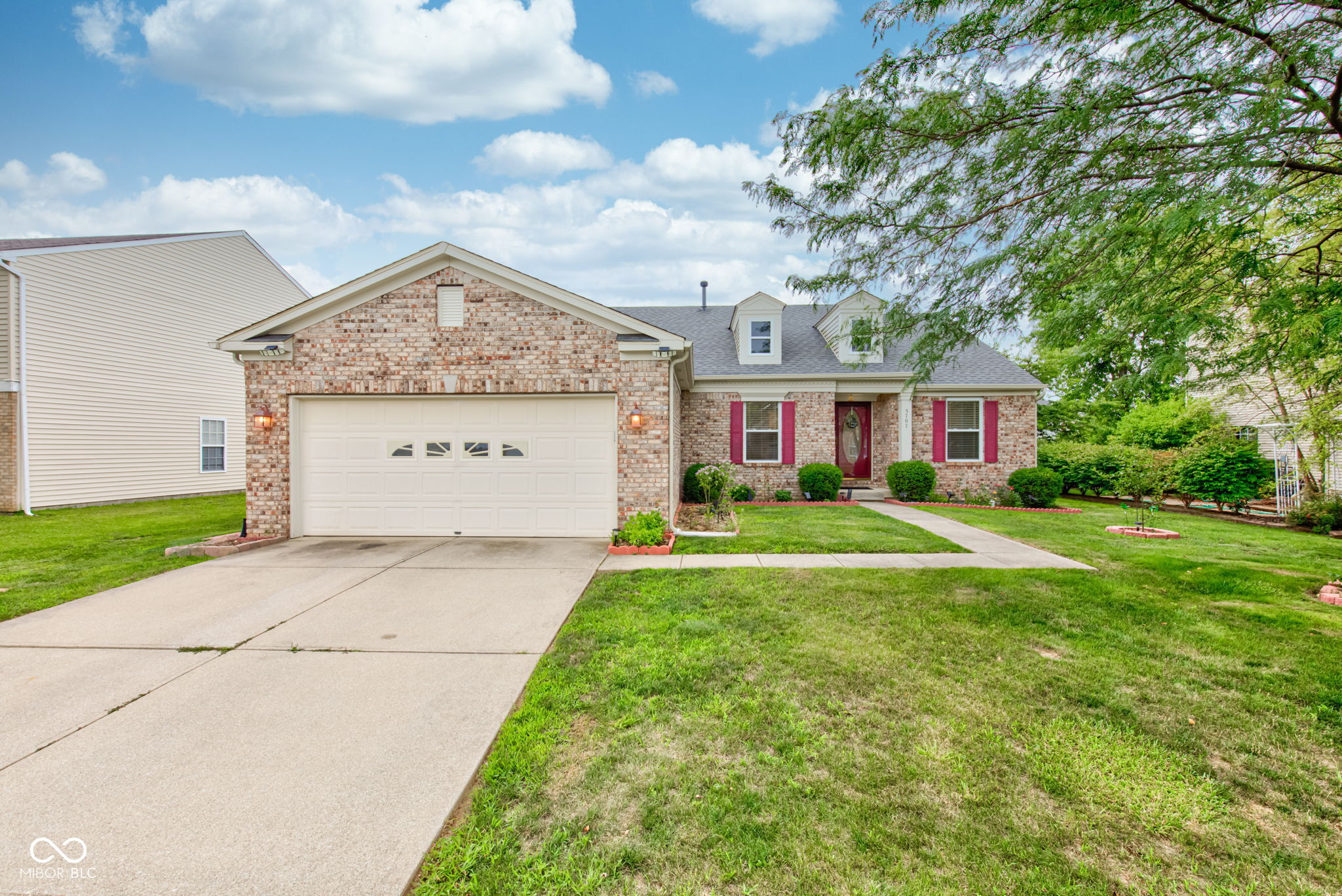 5707 Grassy Bank Drive Indianapolis IN 46237