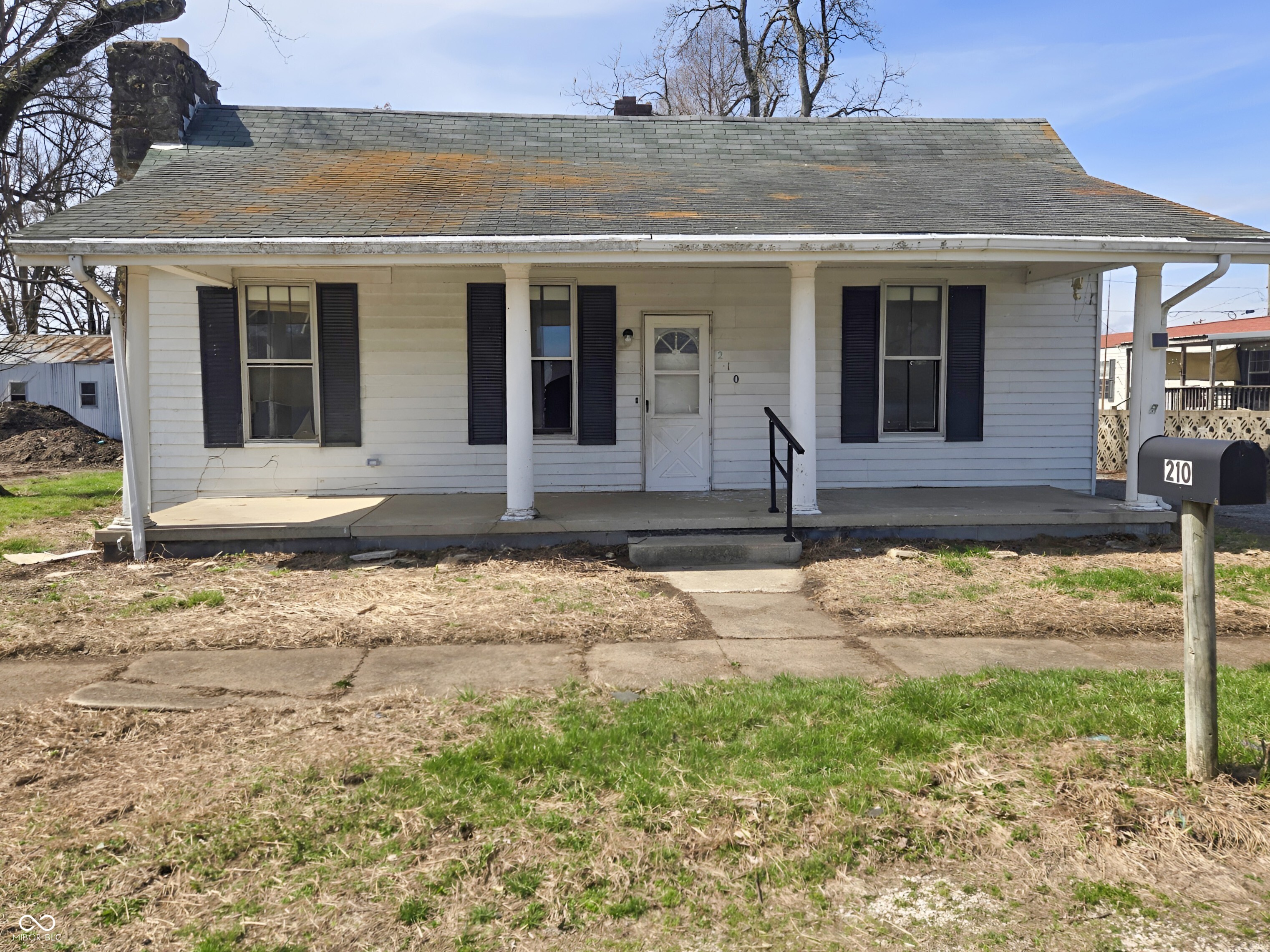 210 N Lessie Street Worthington IN 47471