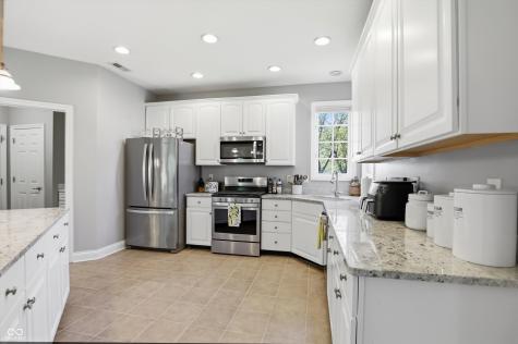8836 Crystal River Drive Indianapolis IN 46240