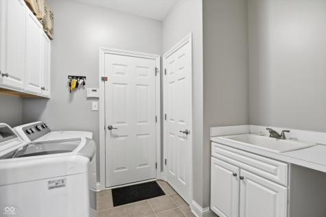 8836 Crystal River Drive Indianapolis IN 46240