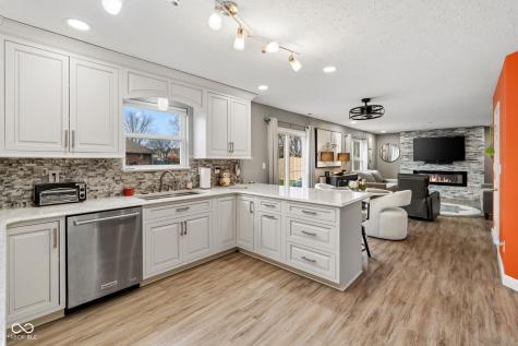 6400 Avalon Boulevard Avon IN 46123