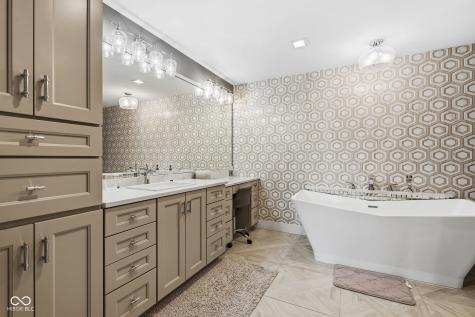 6400 Avalon Boulevard Avon IN 46123
