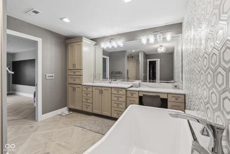 6400 Avalon Boulevard Avon IN 46123