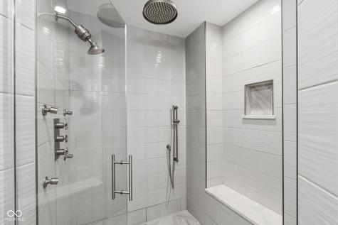 6400 Avalon Boulevard Avon IN 46123