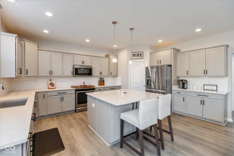 1906 Doncaster Drive Avon IN 46123