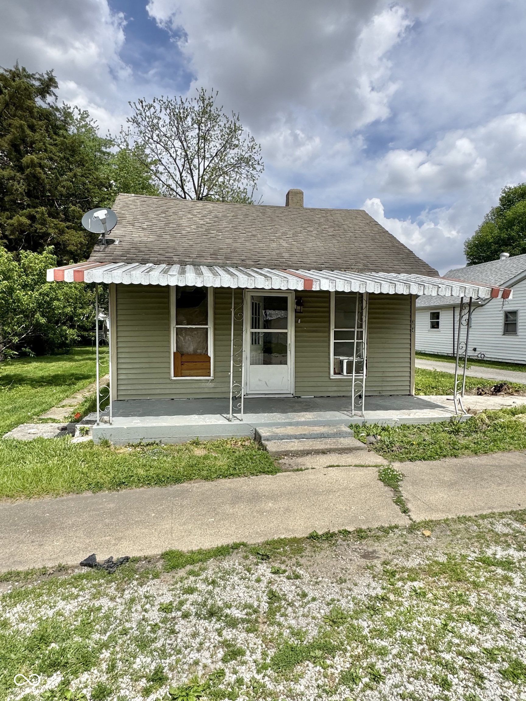 304 E Franklin Street IN 47272
