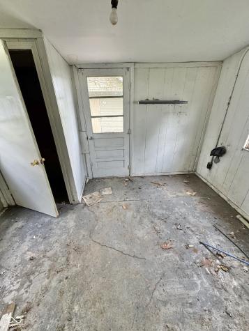 304 E Franklin Street IN 47272