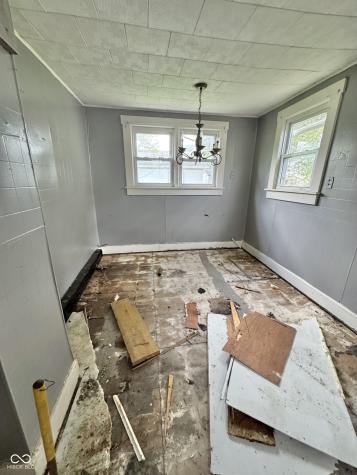 304 E Franklin Street IN 47272