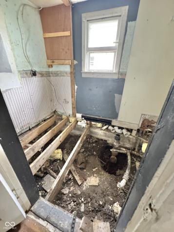 304 E Franklin Street IN 47272