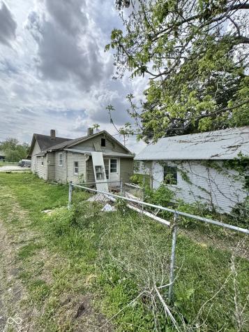 304 E Franklin Street IN 47272