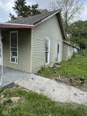 304 E Franklin Street IN 47272