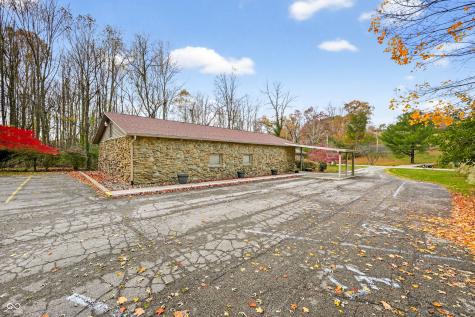 2123 Greasy Creek Road Nashville IN 47448