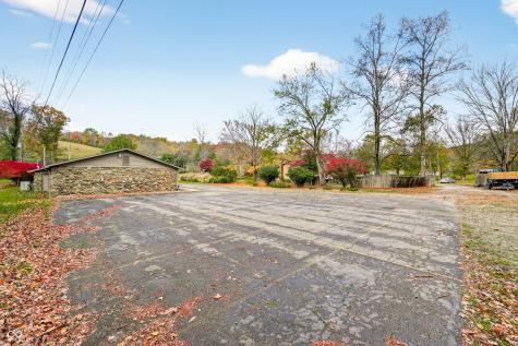2123 Greasy Creek Road Nashville IN 47448