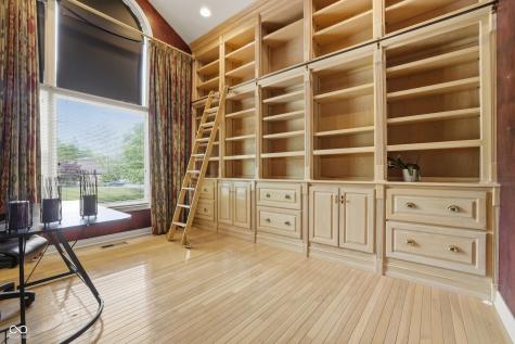 8101 Wellsbrook Drive Indianapolis IN 46278