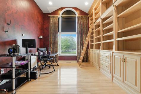 8101 Wellsbrook Drive Indianapolis IN 46278
