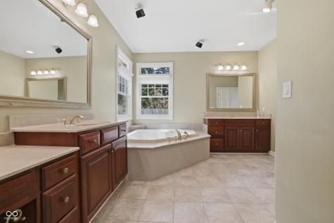 8101 Wellsbrook Drive Indianapolis IN 46278
