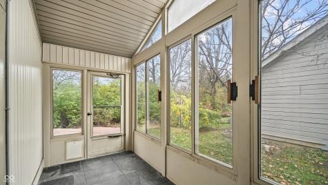 8704 Quarterhorse Drive Indianapolis IN 46256