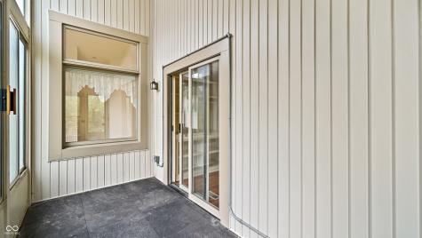 8704 Quarterhorse Drive Indianapolis IN 46256