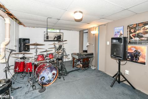 9402 Thornwood Drive Indianapolis IN 46250