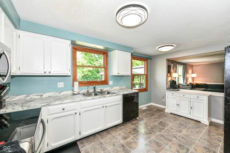 9402 Thornwood Drive Indianapolis IN 46250