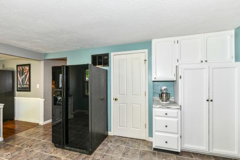 9402 Thornwood Drive Indianapolis IN 46250