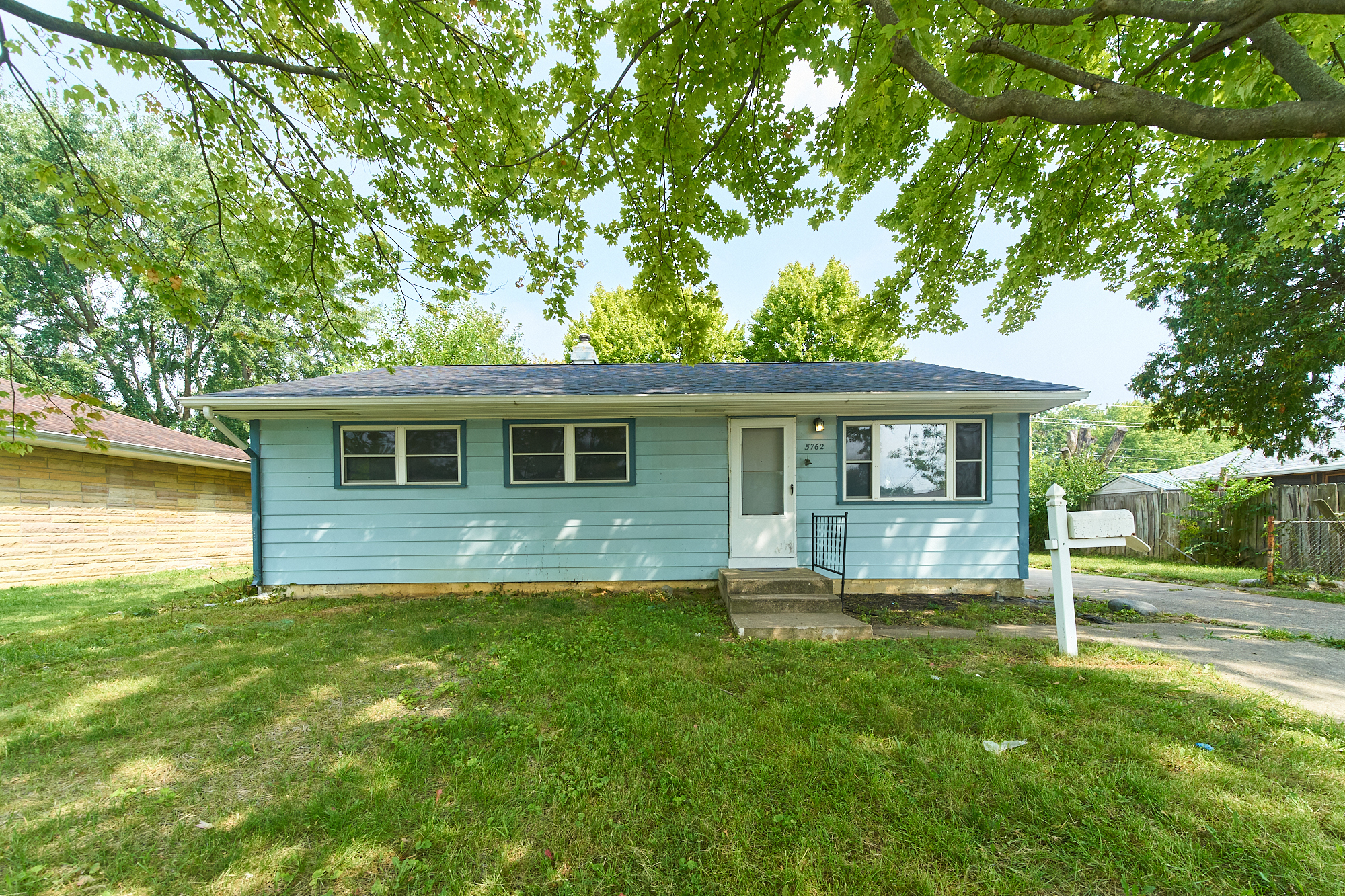 5762 W 33rd Place Indianapolis IN 46224