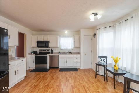 5527 Forest Ridge Court Indianapolis IN 46203