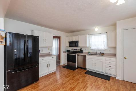 5527 Forest Ridge Court Indianapolis IN 46203