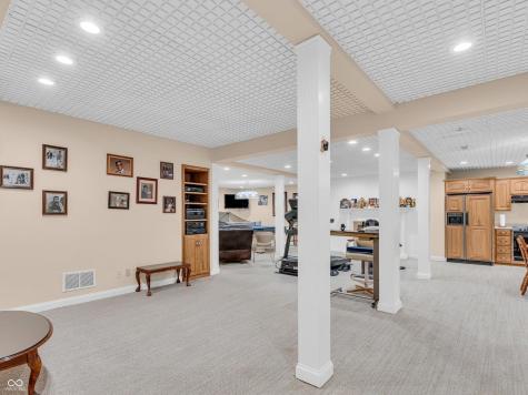 608 N Tulip Court Crawfordsville IN 47933