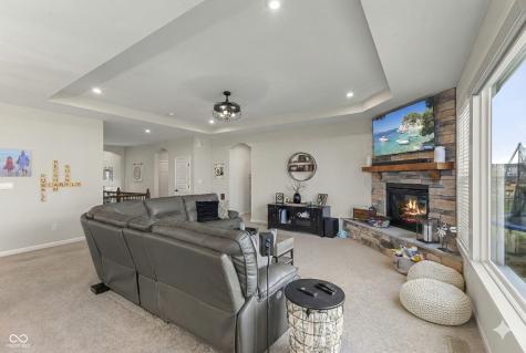 9906 Denim Drive Indianapolis IN 46239