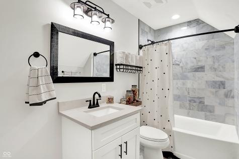 1135 Maclaren Court Franklin IN 46131