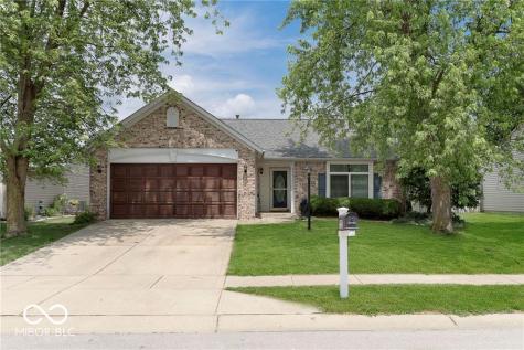 136 Meadow Glen Drive Avon IN 46123