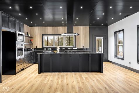 8615 S 150 W Columbus IN 47201