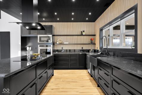 8615 S 150 W Columbus IN 47201