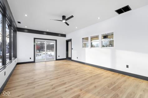 8615 S 150 W Columbus IN 47201